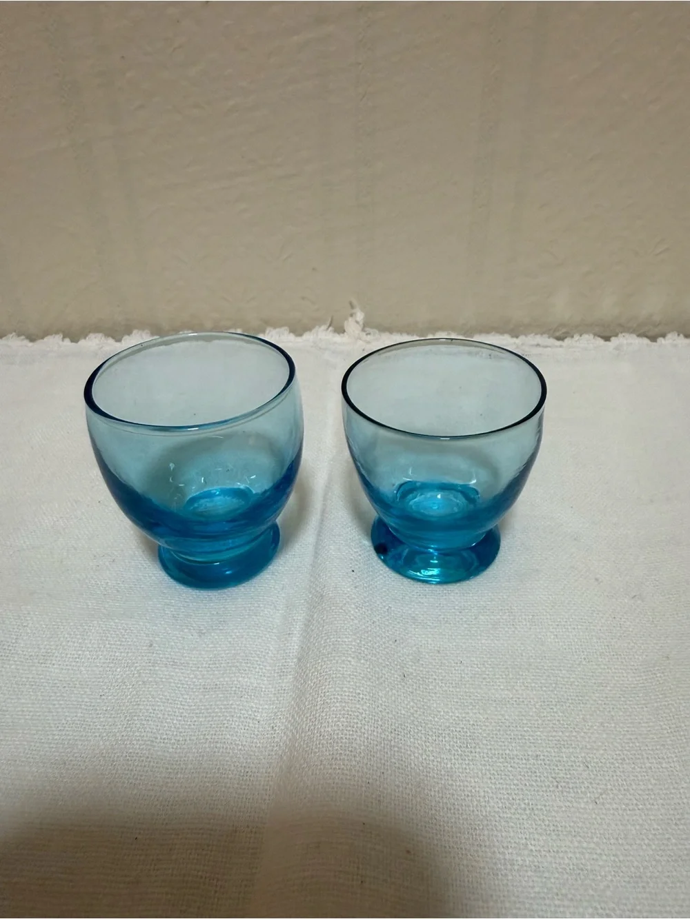 Collectible‎ Vintage Lot Cobalt Blue Blown Shot Glasses Glows Under 365 Light
